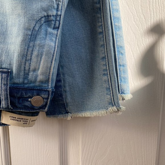 GAP Two-toned Distressed Jeans - Picture 7 of 15